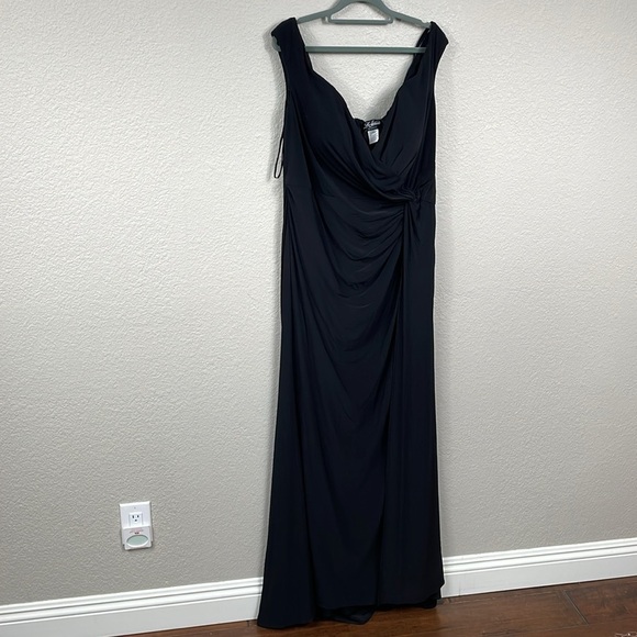New La Femme Curve Off the Shoulder Jersey Ruched Long Dress Black Plus Size 22 - Picture 3 of 11
